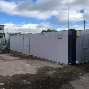 24fx 9 changing cabin toilets Ref Nor239 photo 2