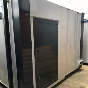 24fx 9 changing cabin toilets Ref Nor239 photo 3